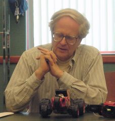 Don Kerste talking about the parts available in a store-bought RC robot