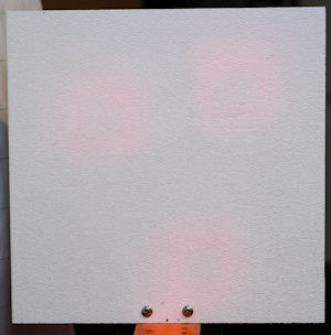 Emitter light barely visible at 100 cm