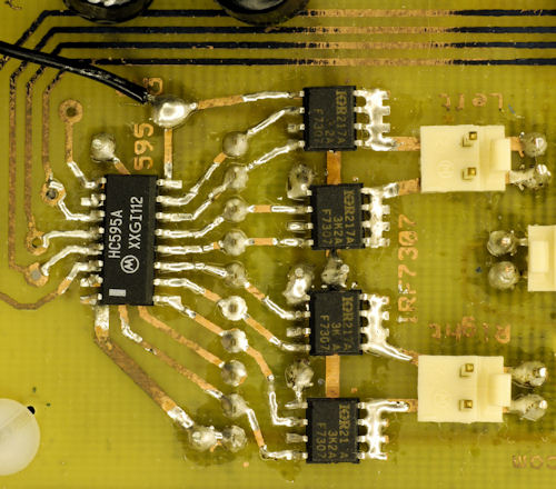 74HC595 serial to parallel motor driver