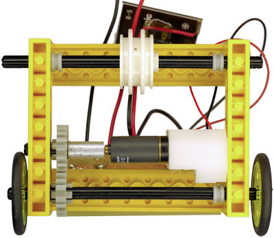 Single gearmotor rear wheel drive